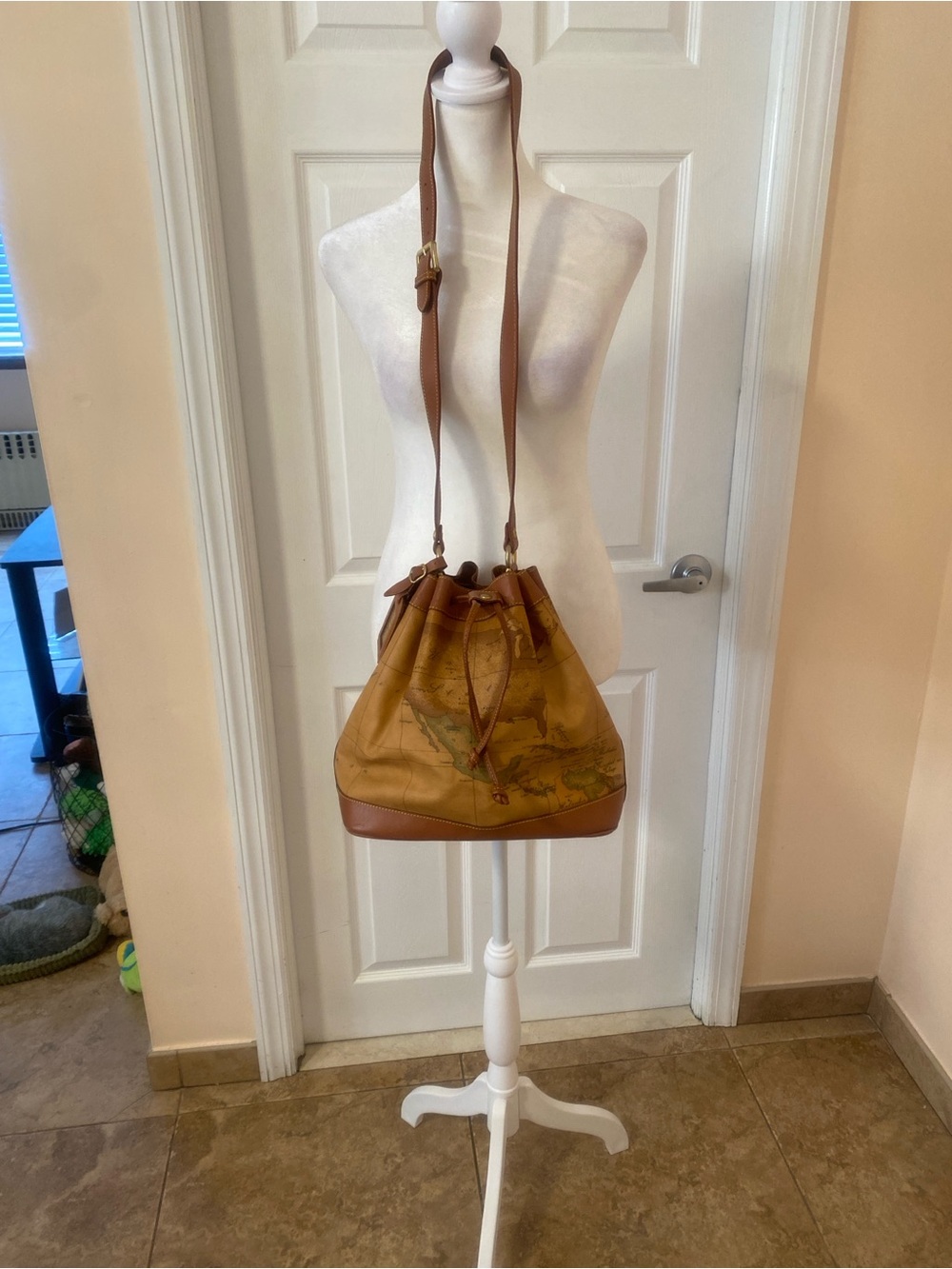 Alviero Martini Drawstring  bucket crossbody bag